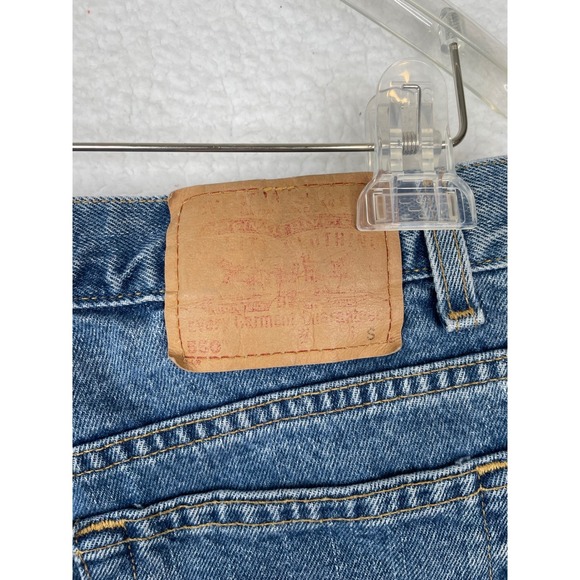 Levis 550 Vintage High Rise Relaxed Fit Cutoff Denim Shorts Blue Womens 30 - Picture 6 of 9